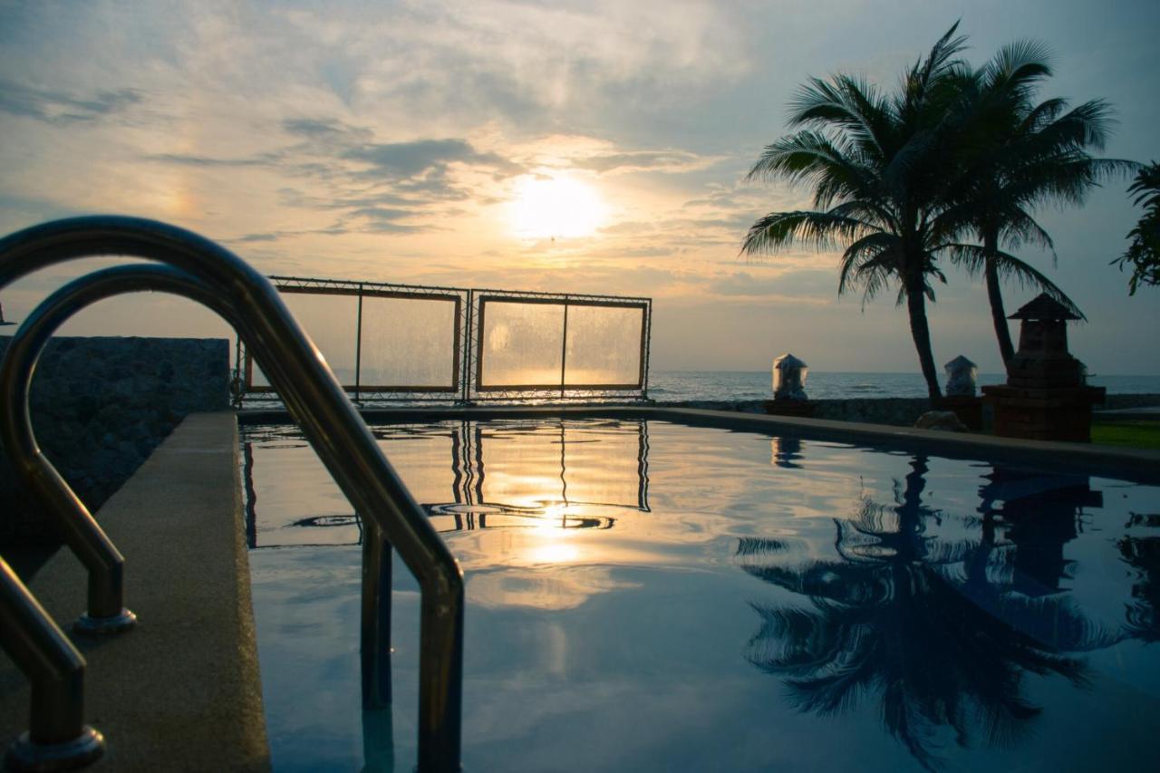 Sea Memories White Sand Beach Hotel هوا هين المظهر الخارجي الصورة